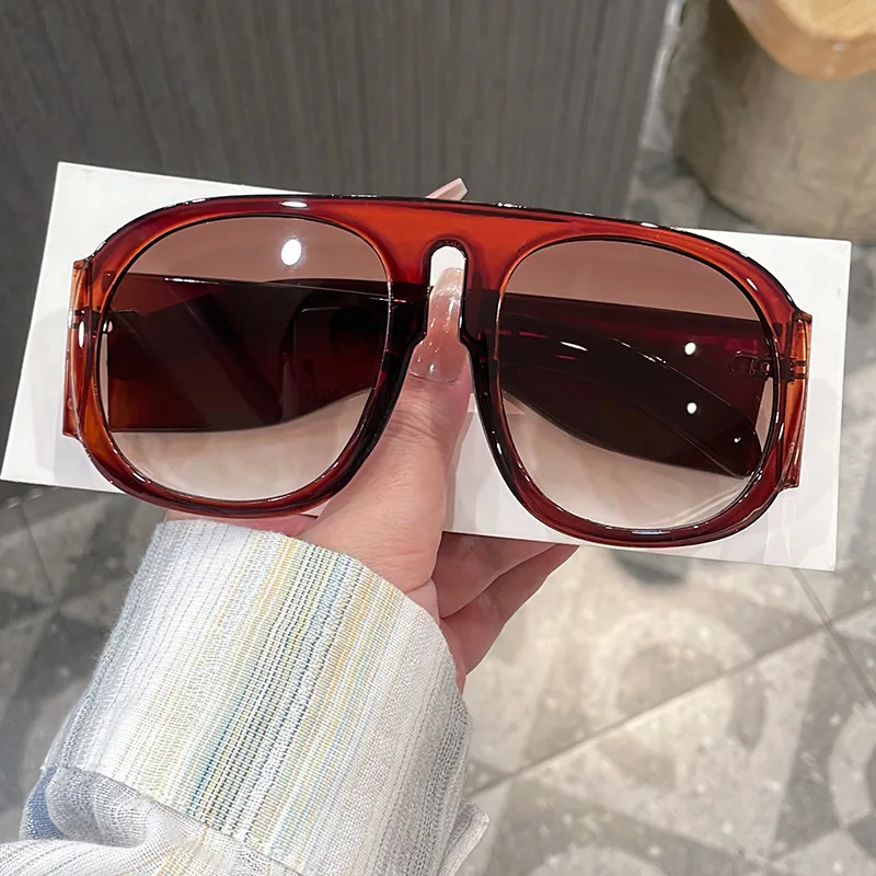 Vintage Luxury Brand Designer  - Vintage Fashion Enthusiasts recension och pris