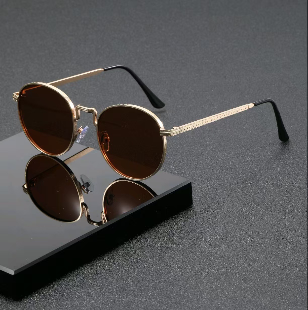 Fashion Classic Round Sunglass - Vintage Outdoor Fashion recension och pris