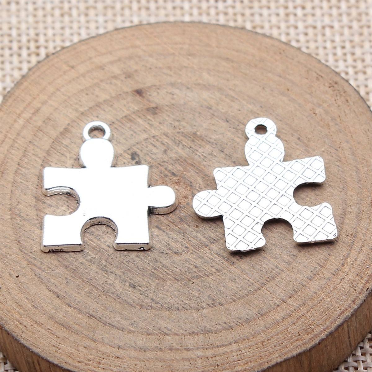 WYSIWYG 10pcs 23x20mm 2 Colors - Vintage Fashion Online recension och pris